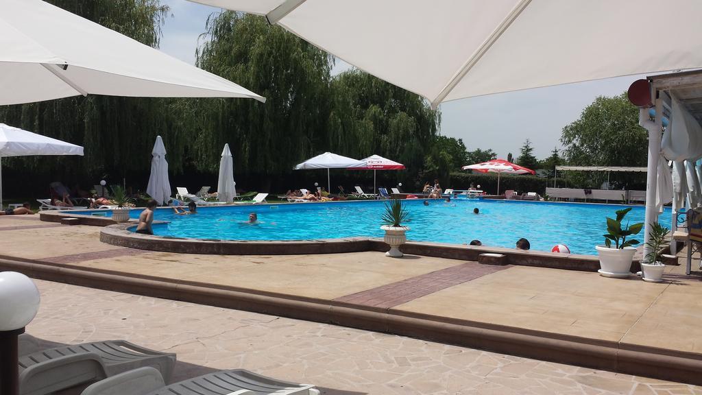Complex Racic Ξενοδοχείο Voyvodinovo Εξωτερικό φωτογραφία