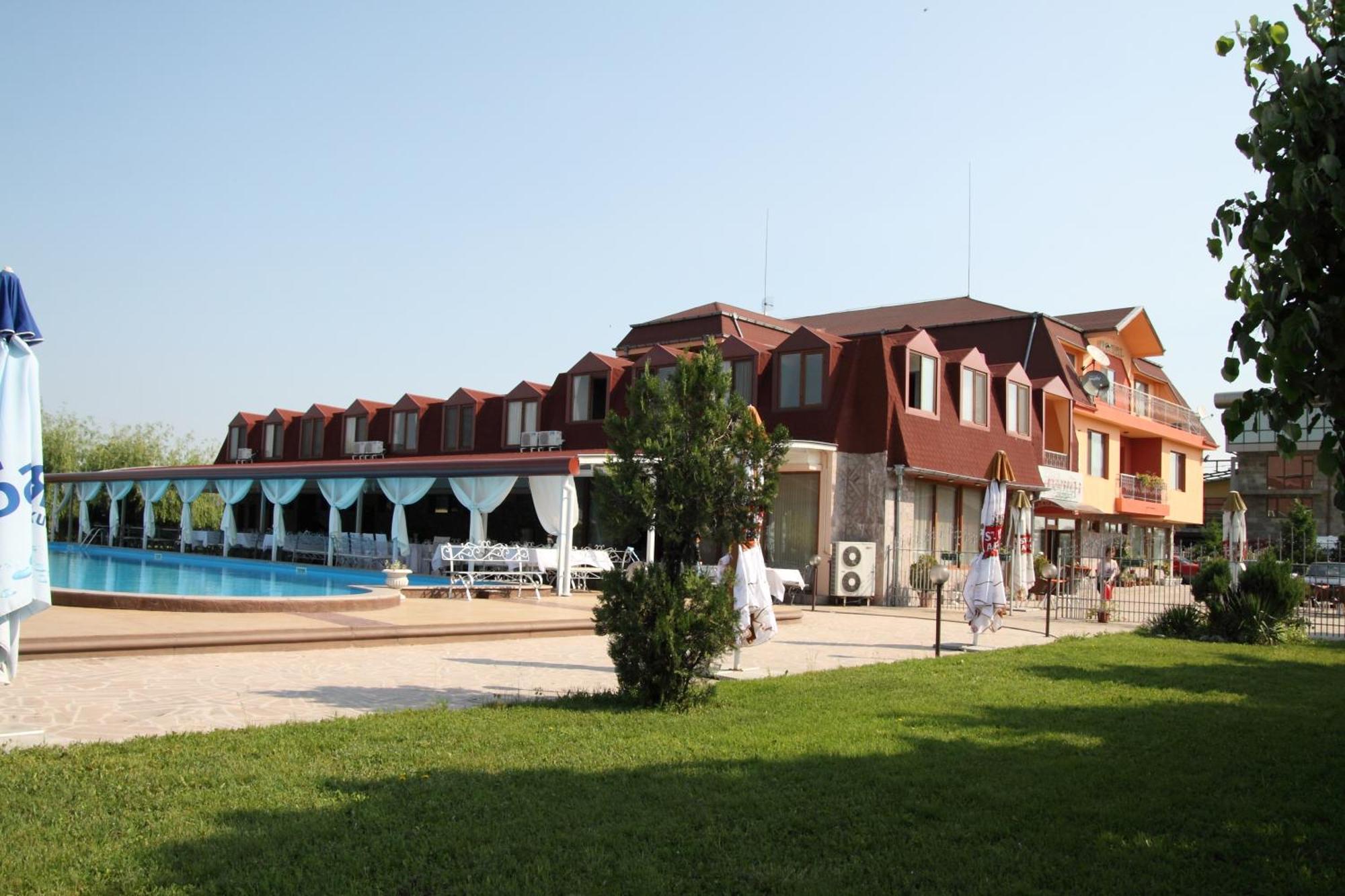 Complex Racic Ξενοδοχείο Voyvodinovo Εξωτερικό φωτογραφία