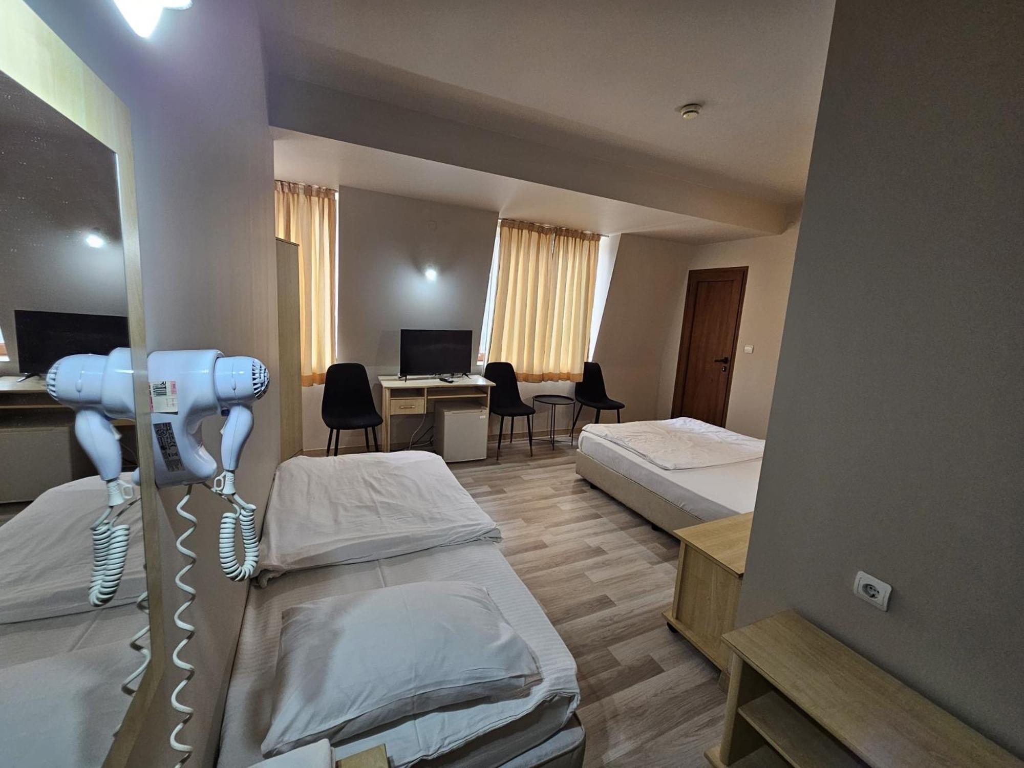 Complex Racic Ξενοδοχείο Voyvodinovo Εξωτερικό φωτογραφία