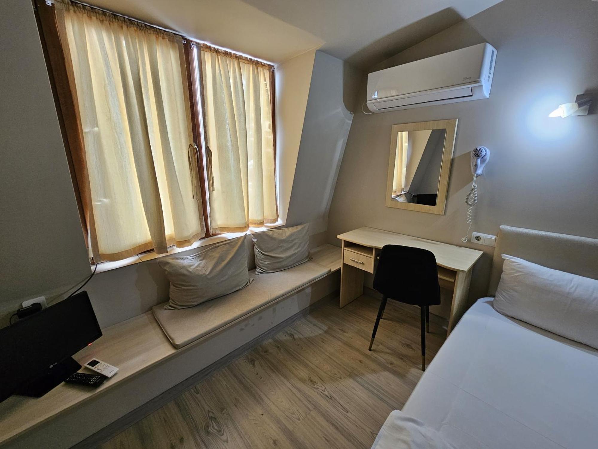 Complex Racic Ξενοδοχείο Voyvodinovo Εξωτερικό φωτογραφία